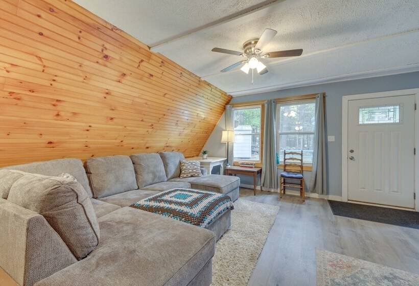 Pet Friendly Belfast Retreat   2 Mi To Downtown!