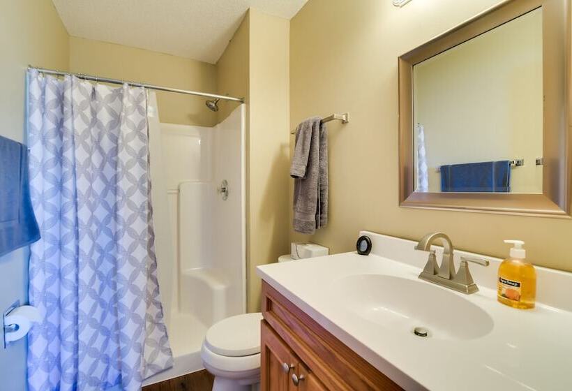 5 Mi To Dtwn: Pet Friendly  Wheatland Twin  Home!
