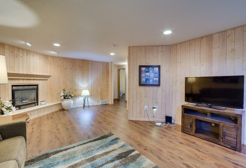 5 Mi To Dtwn: Pet Friendly  Wheatland Twin  Home!