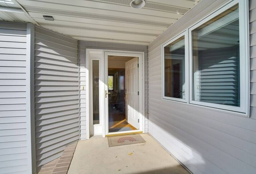 5 Mi To Dtwn: Pet Friendly  Wheatland Twin  Home!