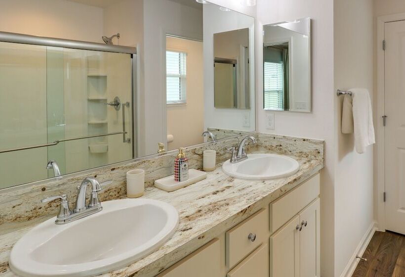 Golfer S Paradise: Pet Friendly Home In Wildwood