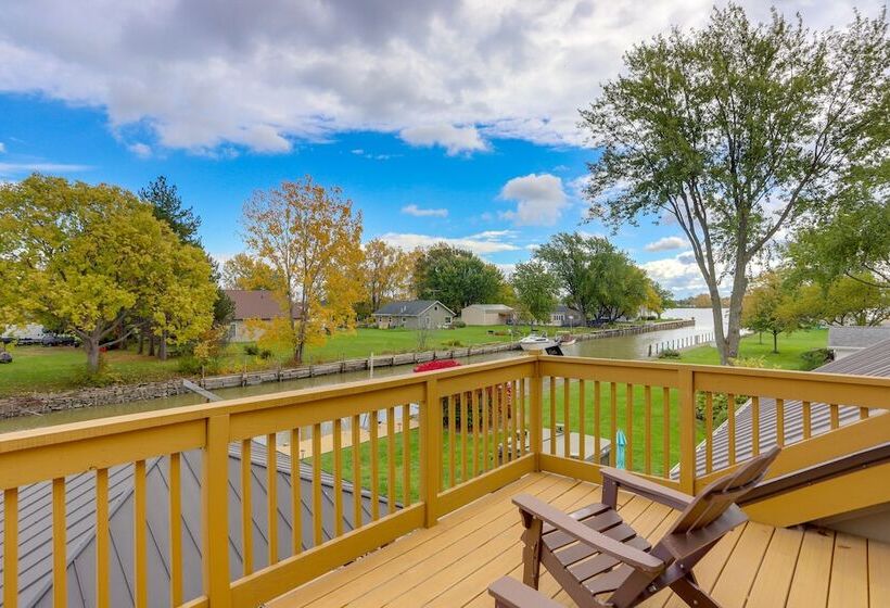 Port Clinton Home W/ Private Dock + Gazebo!