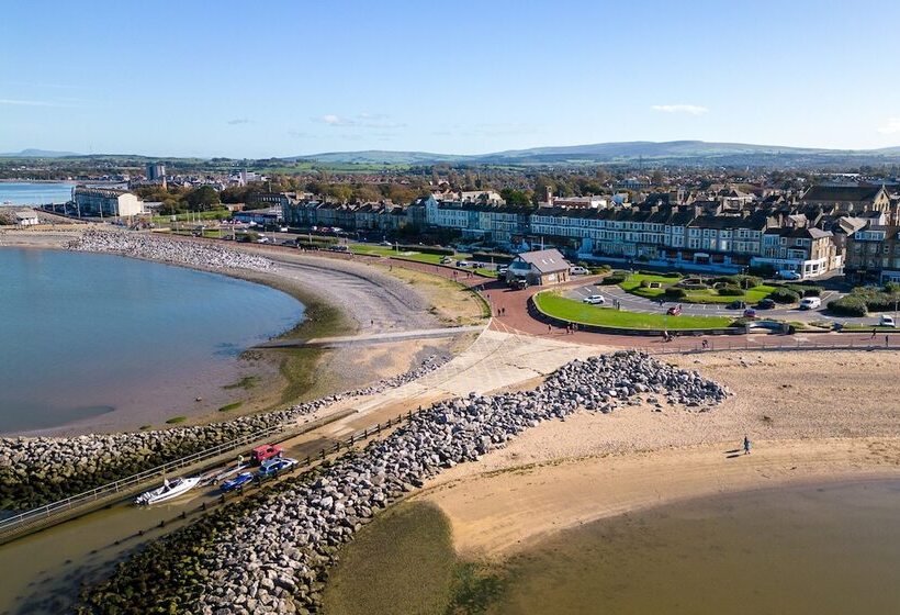 Morecambe Bay Cottage  Hot Tub/ Jacuzzi/sauna