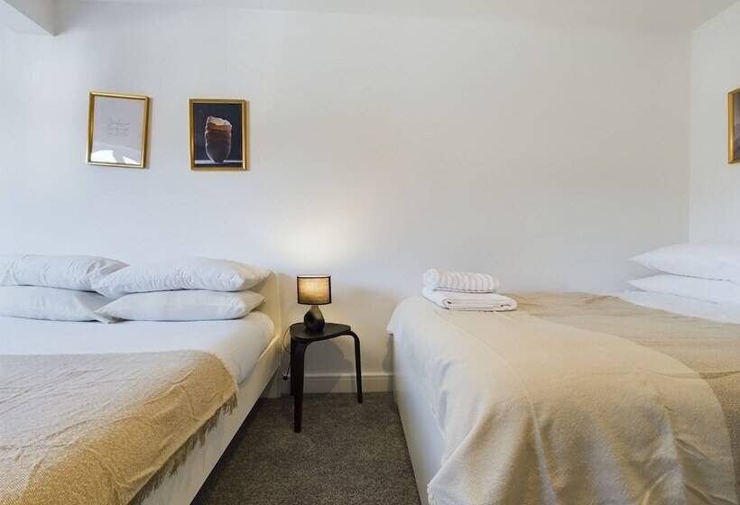 إقامة Cosy And Luxurious House For 10 Guests In Darwen