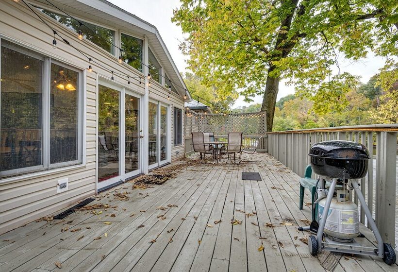 Riverfront Brookston Retreat W/ Deck & River Tubes