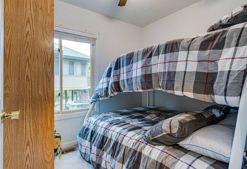 Riverfront Brookston Retreat W/ Deck & River Tubes