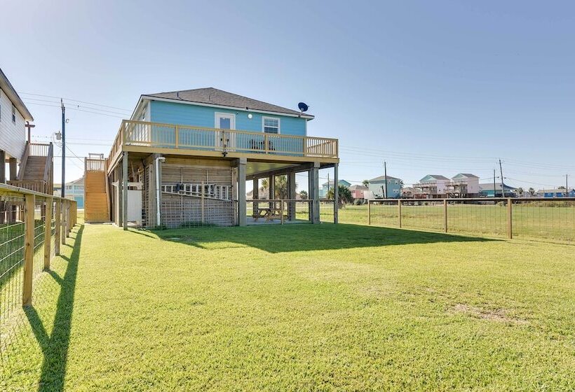 Blue Crab Home In Surfside Beach: Walk To Beach!