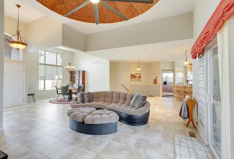 Spacious Brighton Home W/ Game Room + Fire Table!