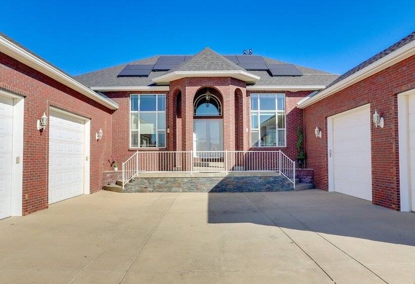 Spacious Brighton Home W/ Game Room + Fire Table!