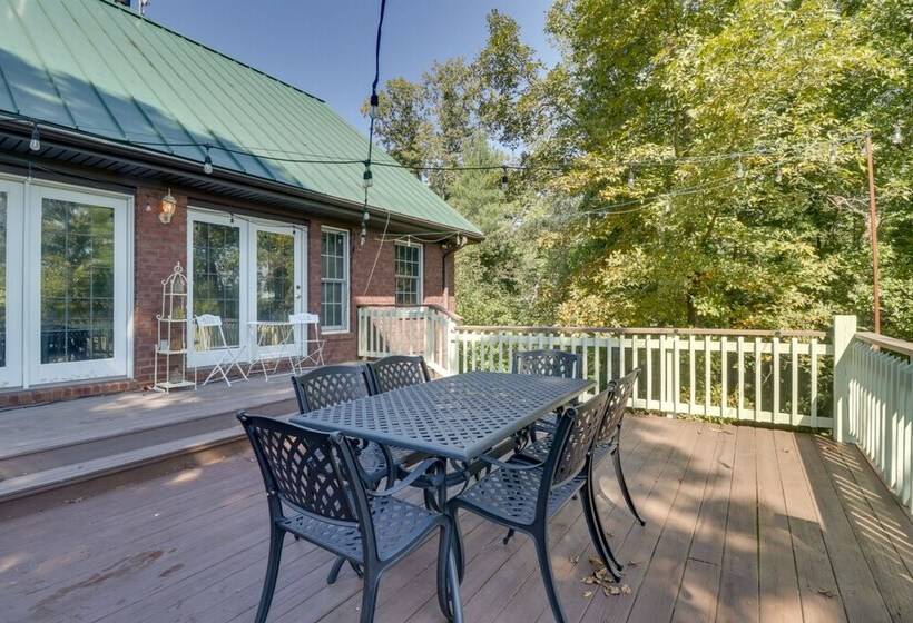 Spacious Family Friendly Virginia Home On 5 Acres!