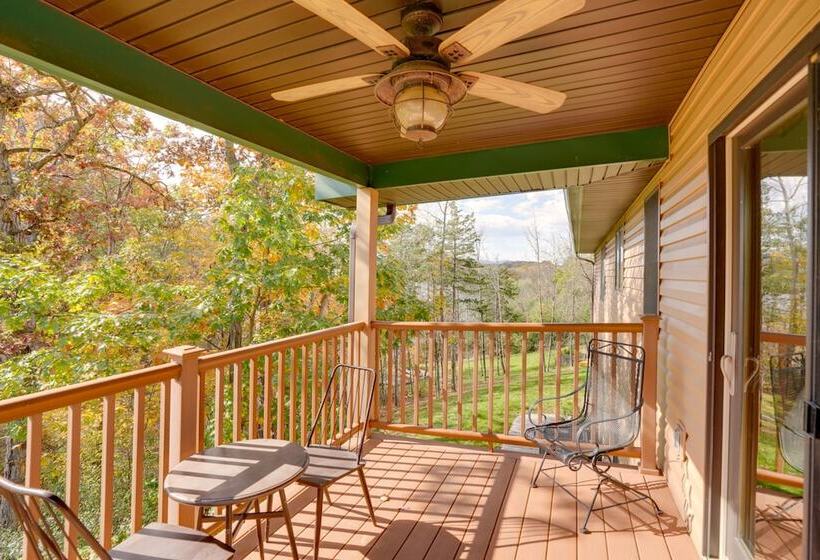 Stunning Athens Home: Mtn Views & Pool Access