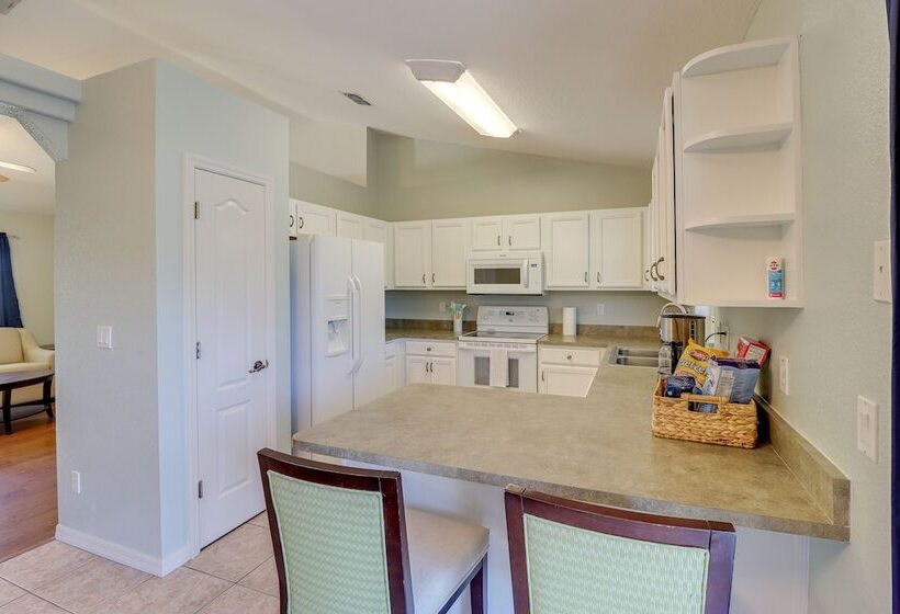 Sunny Ocala Home W/ Private Pool & Hot Tub!