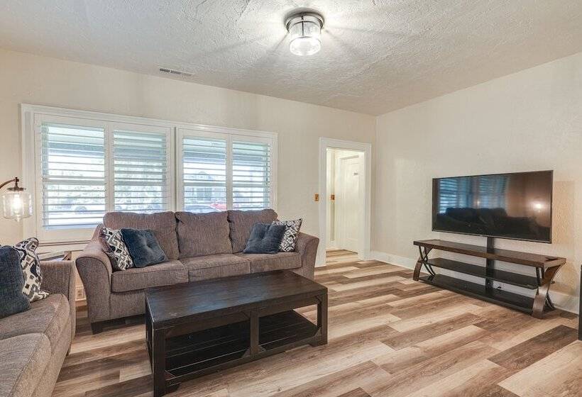 Sunny Turlock Cottage: Walk To Downtown!