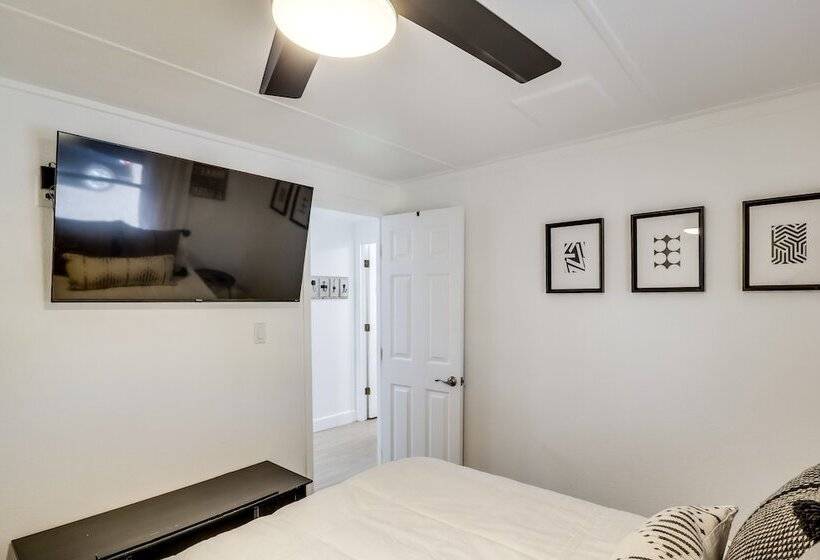 Updated Topock Home W/ Deck & Fire Pit!