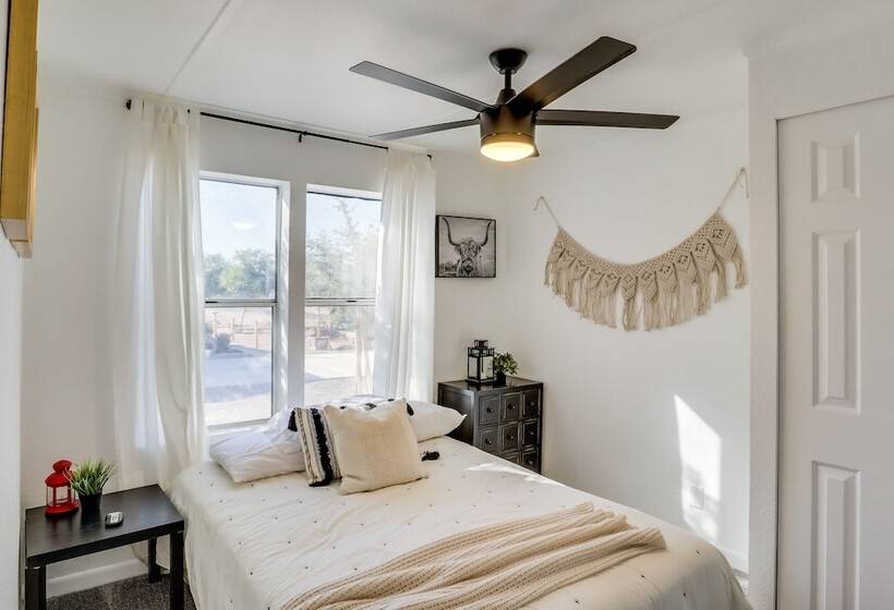 Updated Topock Home W/ Deck & Fire Pit!