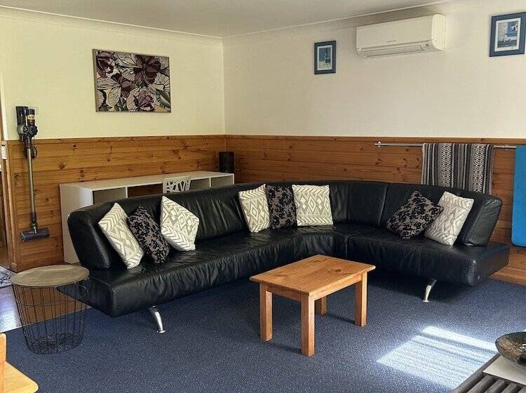Clifton Beach Lodge