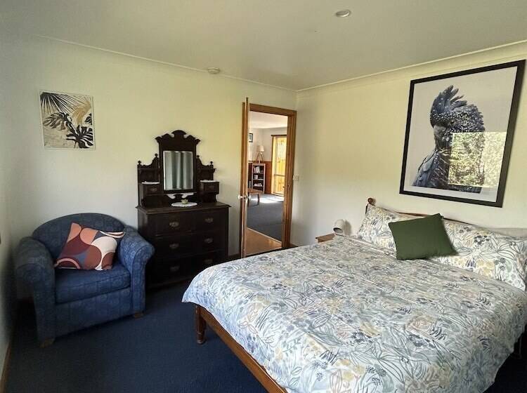 Clifton Beach Lodge