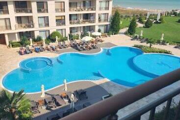 Apartment Diamond Sarafovo