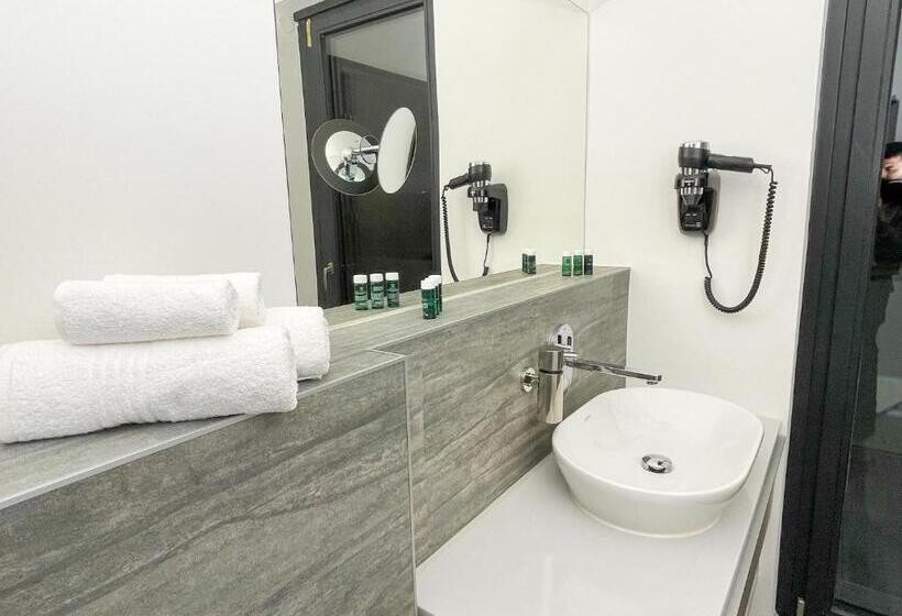 Arus Hotels