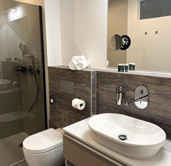 Arus Hotels
