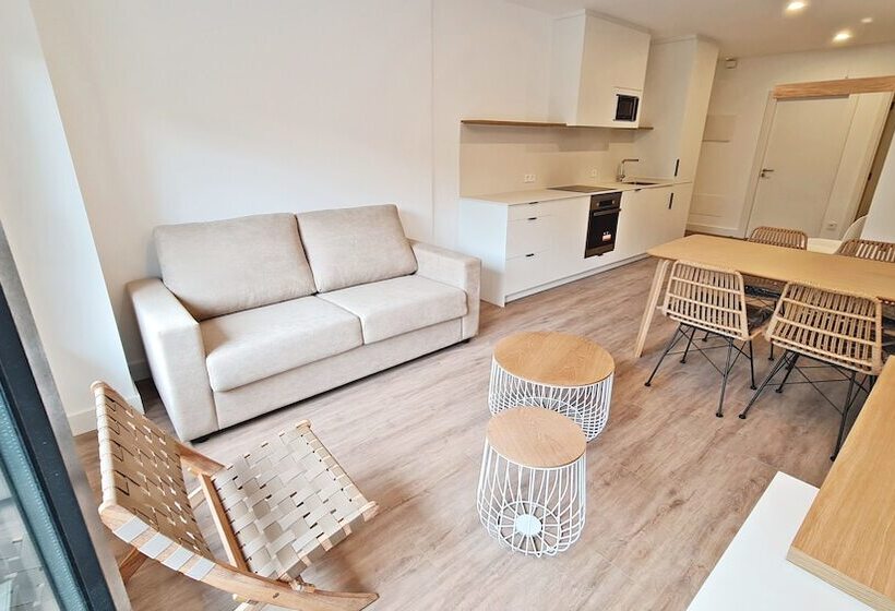 تختخواب و صبحانه Br Silgar Suites