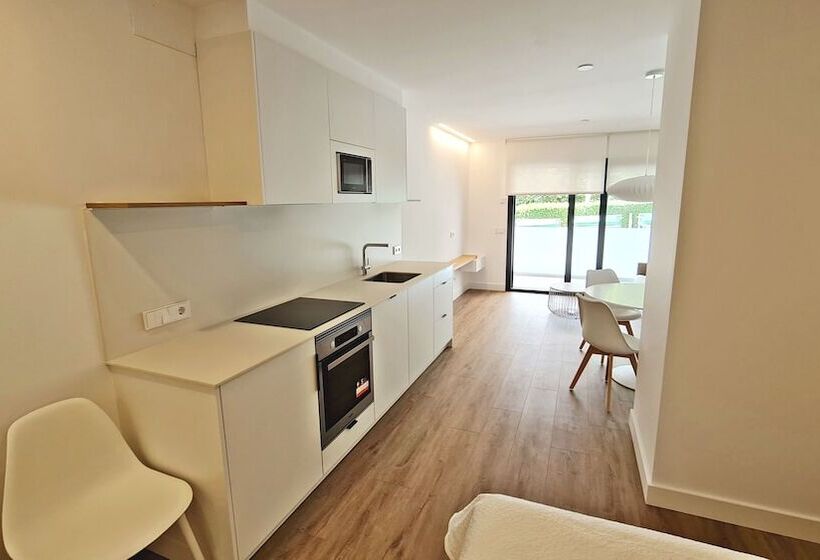 تختخواب و صبحانه Br Silgar Suites