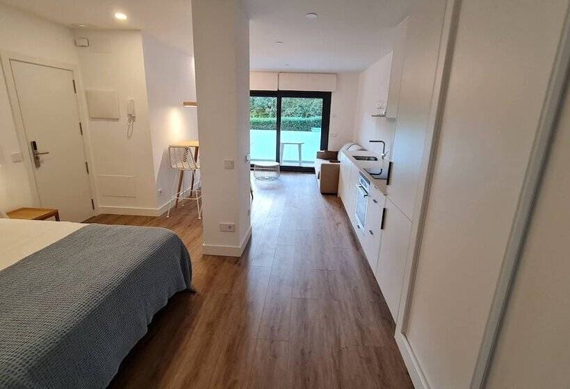 تختخواب و صبحانه Br Silgar Suites