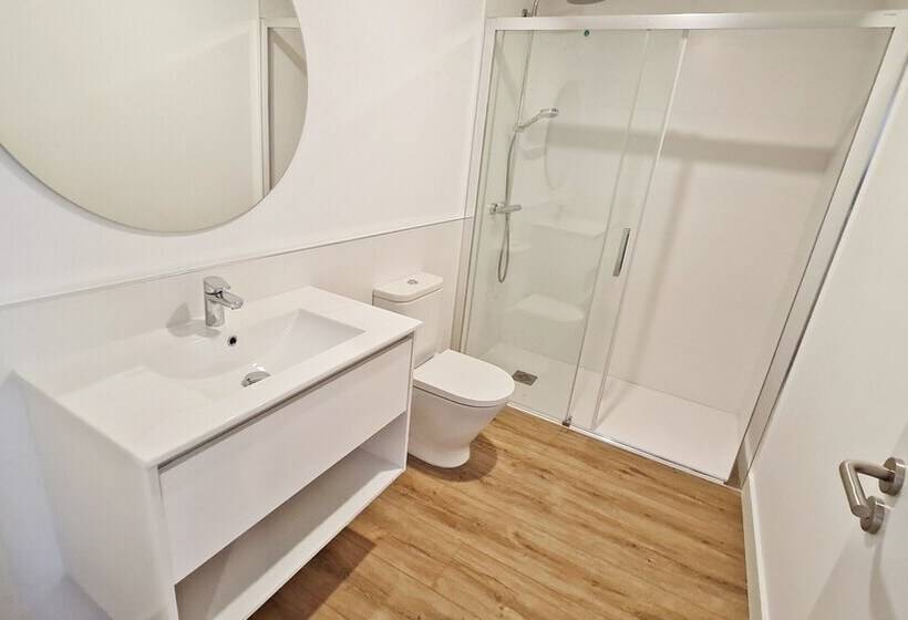 تختخواب و صبحانه Br Silgar Suites