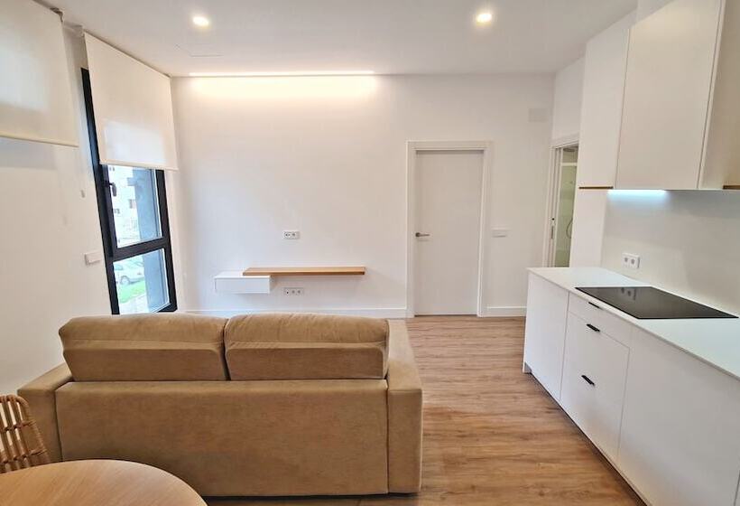 تختخواب و صبحانه Br Silgar Suites