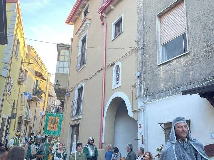 تختخواب و صبحانه Sant Egidio Del Monte Albino