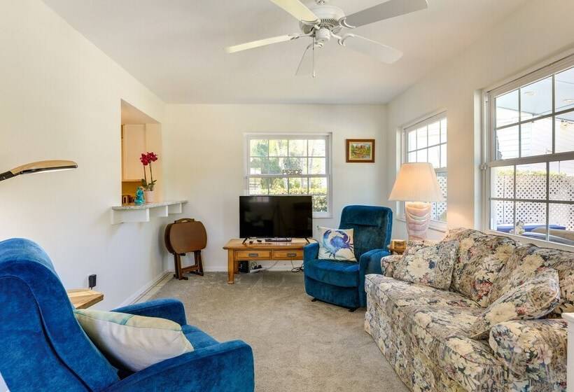 Charming Bradenton Home W/ Yard   Walk To Beach!