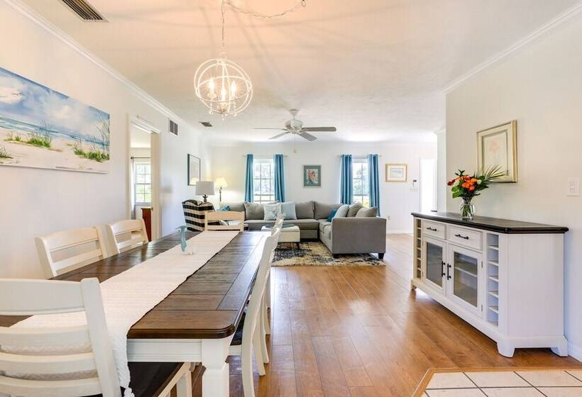 Charming Bradenton Home W/ Yard   Walk To Beach!