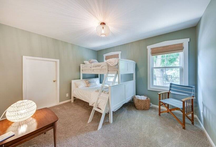 Charming Racine Home   Walk To Lake Michigan!