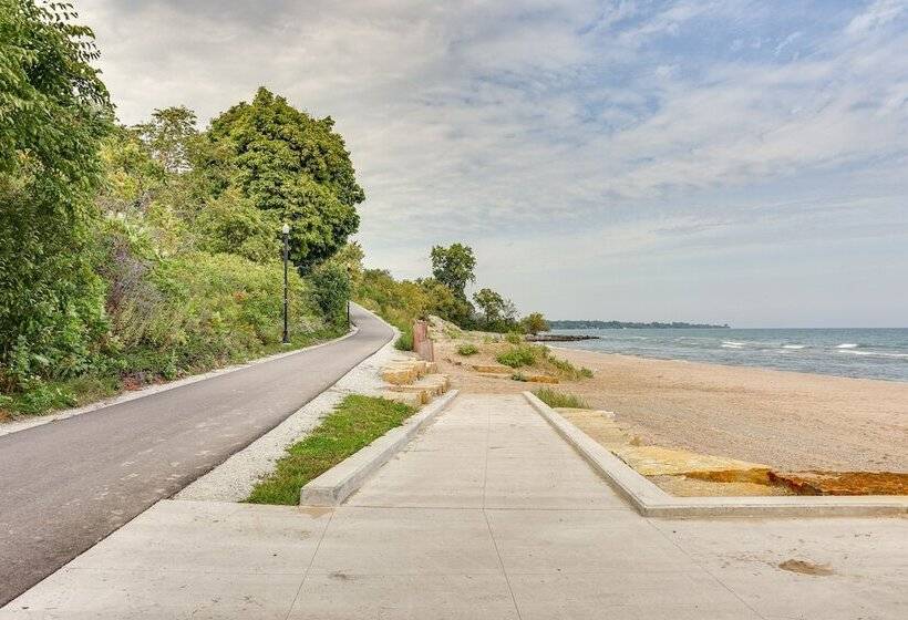Charming Racine Home   Walk To Lake Michigan!