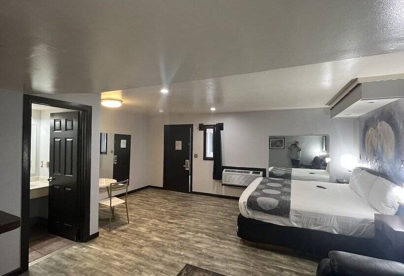 Cindy Lyn Motel