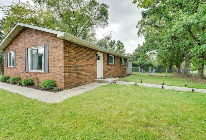 4 Mi To Michigan Stadium: Cozy Home W/ Fire Pit!