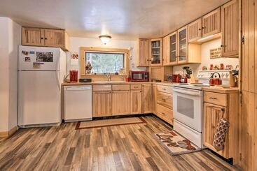 Creekside Clancy Cabin In Helena Natl Forest!