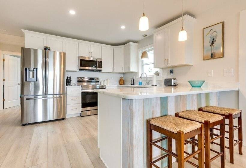 Dauphin Island Vacation Rental: Close To Beaches!