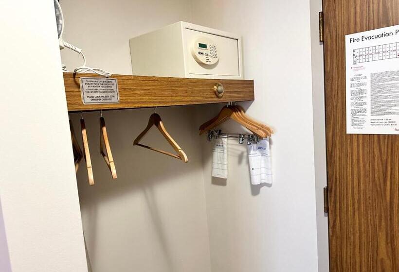 مسافرخانه Kiteville Cedar Rapids