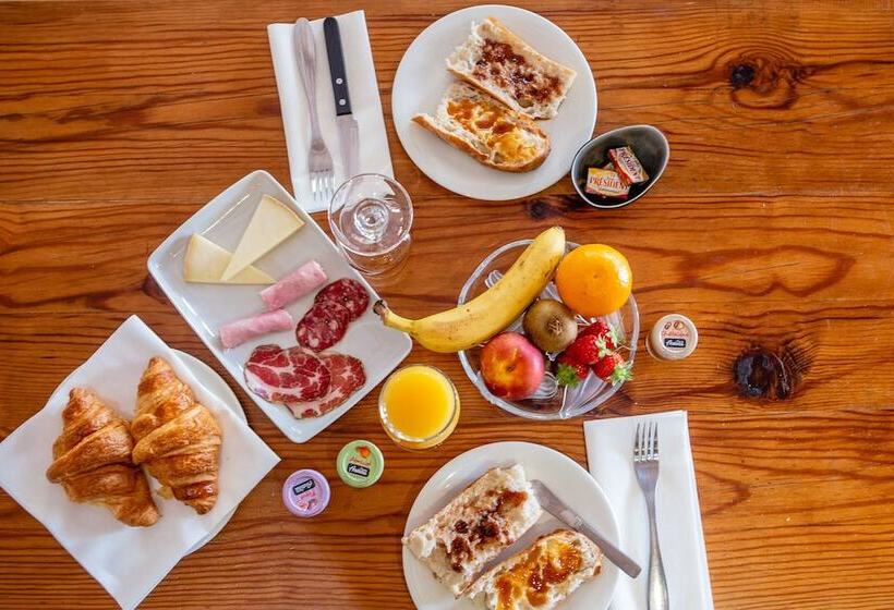 هتل Auberge U N Antru Versu