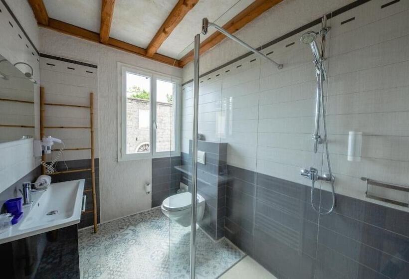 هتل Auberge U N Antru Versu