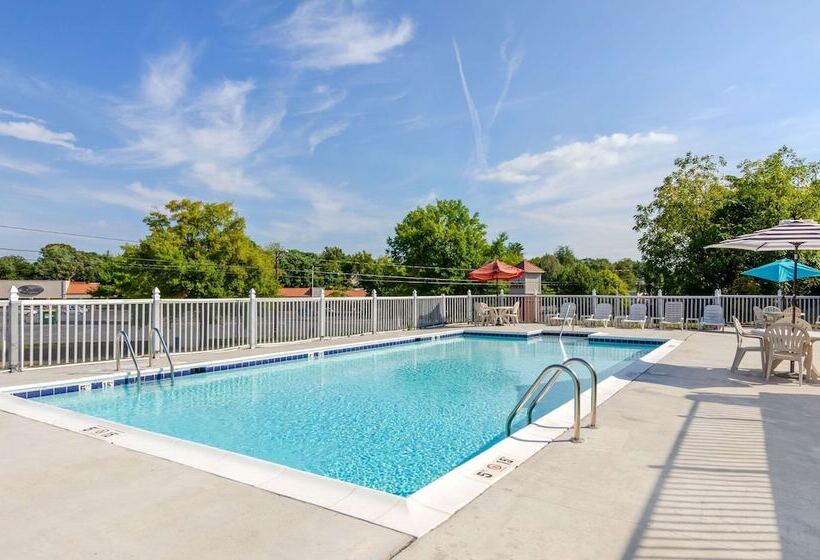 호텔 Econo Lodge Waynesboro   Skyline Drive