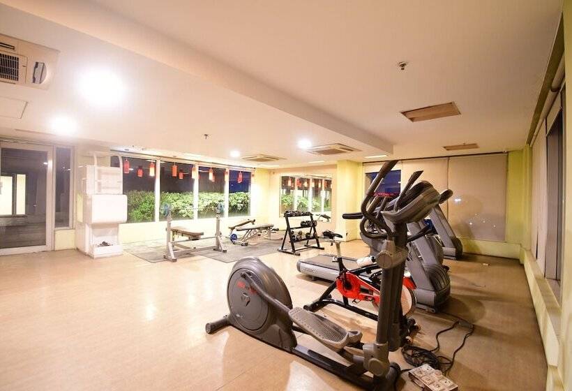 ホテル The Xen Suites Kolkata Airport