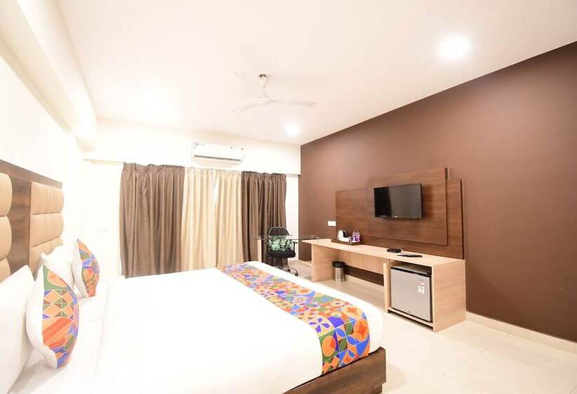 ホテル The Xen Suites Kolkata Airport