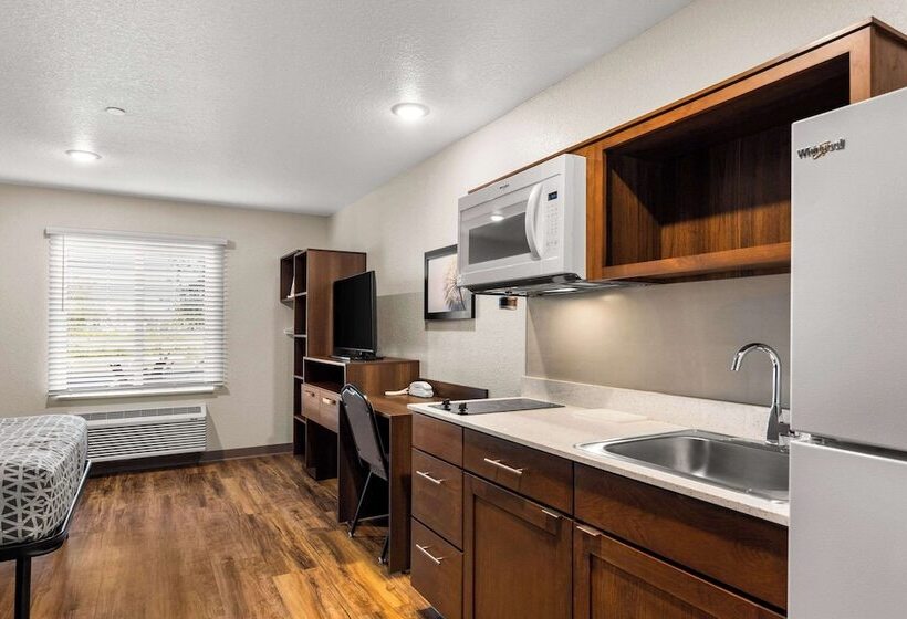 فندق Woodspring Suites Port St Lucie