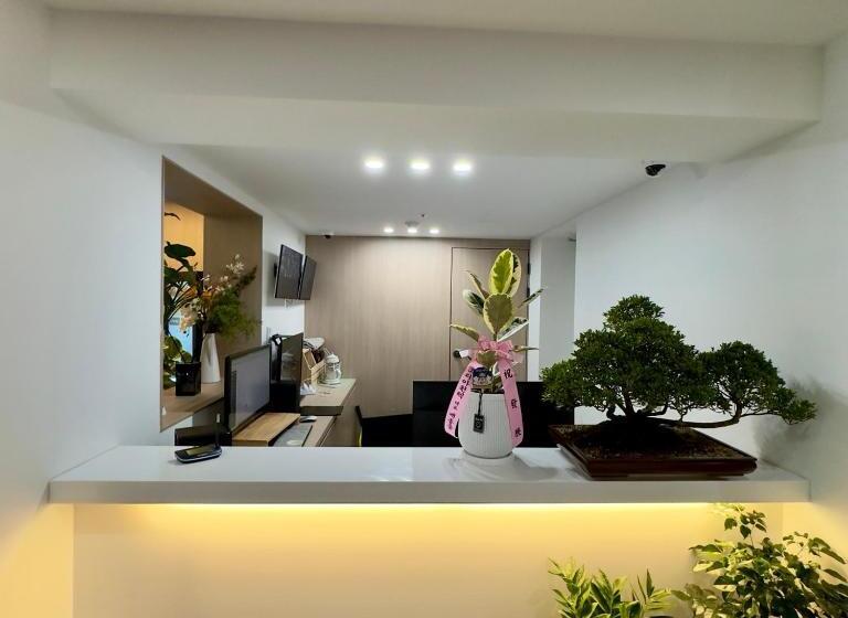 Hound Hotel Gimhae Samgye