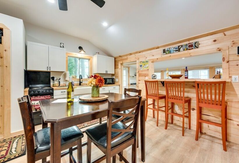 Lakefront Limerick Cottage W/ Private Beach!