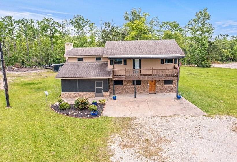 Louisiana Abode Balcony, Pool Table & Lake Views