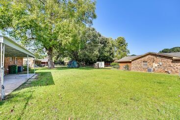 Lovely Montgomery Home ~ 7 Mi To Downtown!