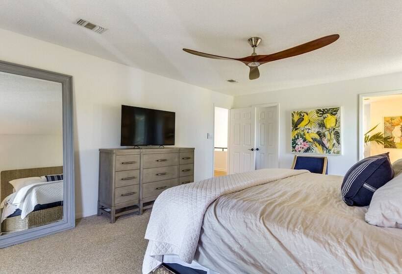 Luxe Gulf Breeze Home W/ Patios   4 Mi To Beaches!